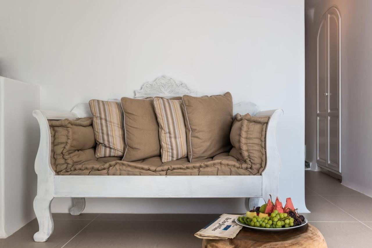 Nefeles Luxury Suites Fira  Exterior photo