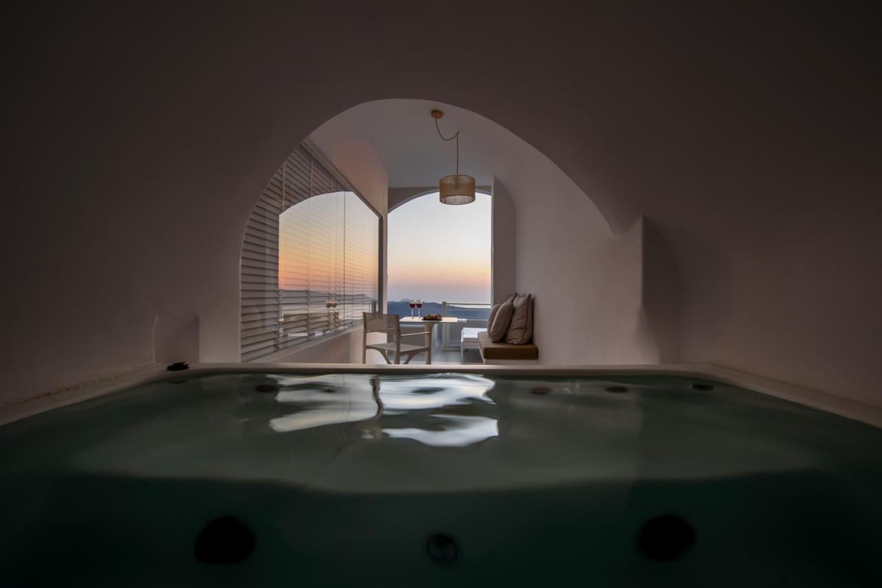 Nefeles Luxury Suites Fira  Exterior photo